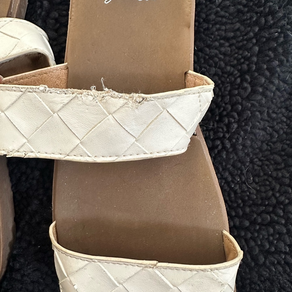 Yellow Box Sandals - Picture 3 of 6